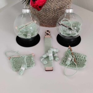 Julekugle med strikke/hækletøj i mint